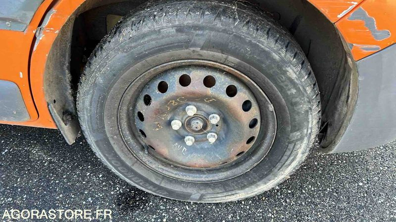 Fourgon utilitaire RENAULT TRAFIC - 2014 - 439000 KM - DC986YM