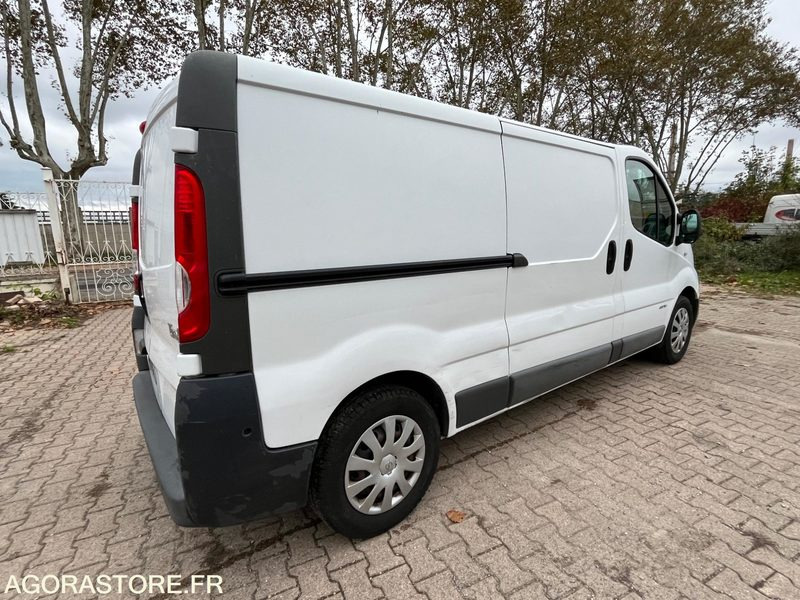 Fourgon utilitaire RENAULT TRAFIC L2H1 - 2013 / 202 310 KM