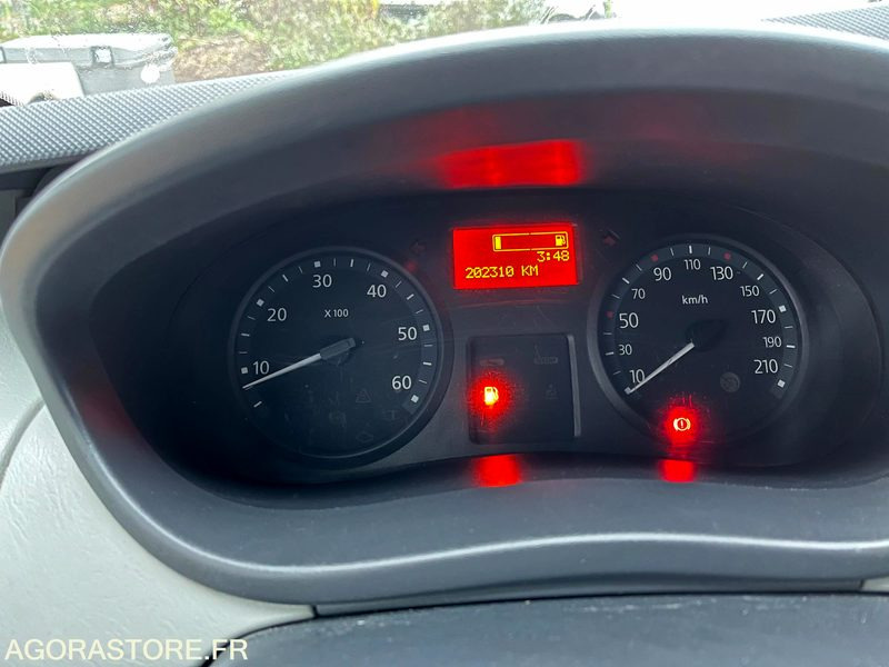 Fourgon utilitaire RENAULT TRAFIC L2H1 - 2013 / 202 310 KM