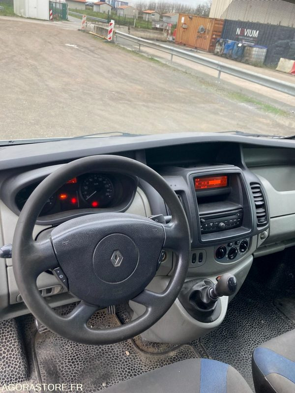 Fourgon utilitaire RENAULT TRAFIC diesel - Année 2013 - 376.300km