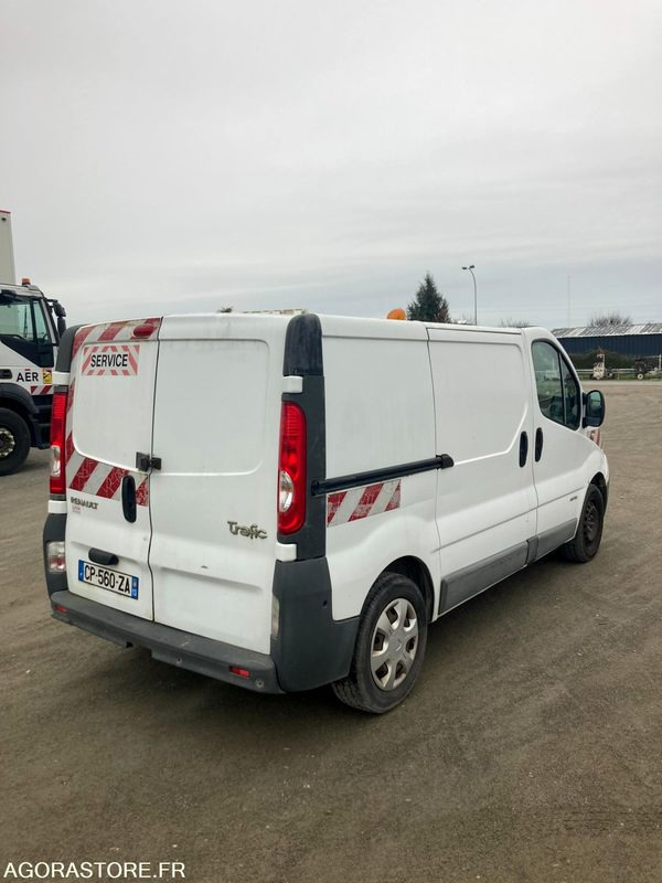 Fourgon utilitaire RENAULT TRAFIC diesel - Année 2013 - 376.300km