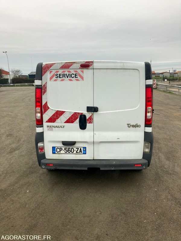 Fourgon utilitaire RENAULT TRAFIC diesel - Année 2013 - 376.300km
