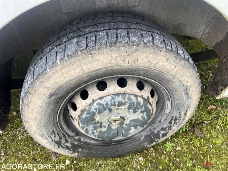 Fourgon utilitaire Renault Master - 2011 - 221285 - BP976HX