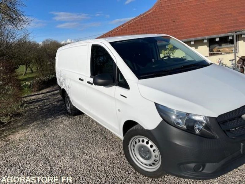 Fourgon utilitaire Vito Electrique comme neuf