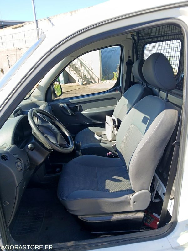 Fourgonnette Citroën Berlingo 752-AGX-42