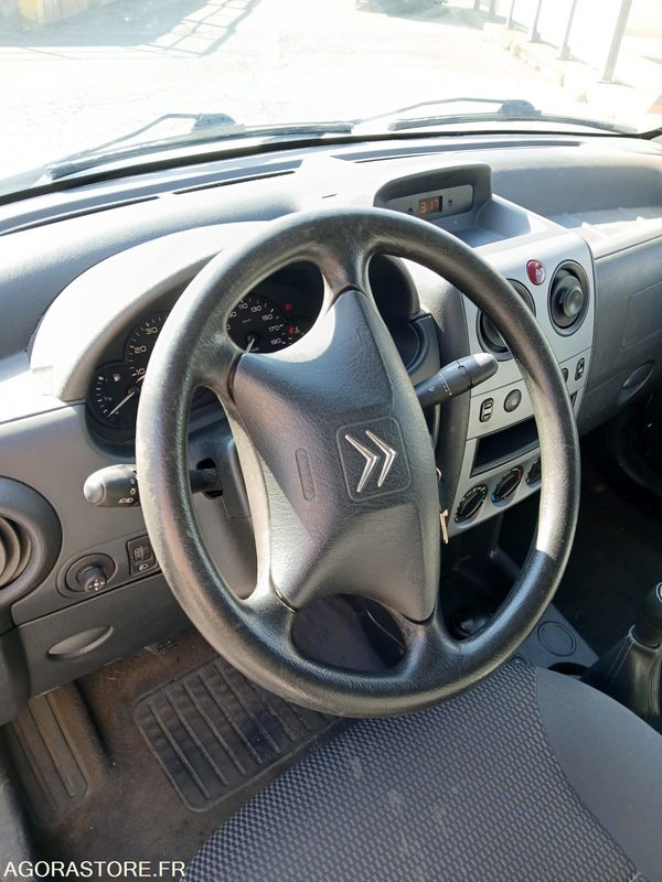 Fourgonnette Citroën Berlingo 752-AGX-42