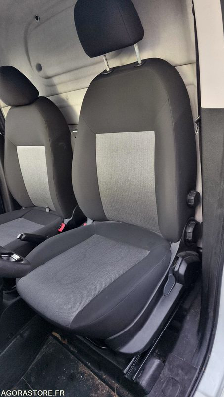 Fourgonnette FIAT DOBLO - 02/11/2016 - 66549kms - EG151LT