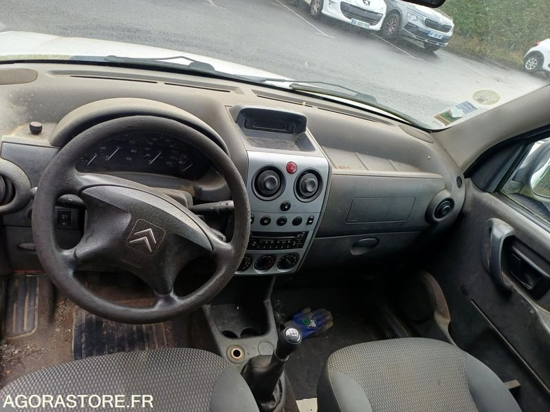 Fourgonnette FOURGONNETTE - CITROEN - BERLINGO - 2011 / 292700 KM - BP142GK