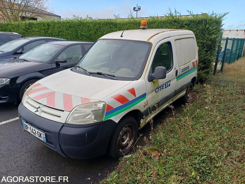Fourgonnette FOURGONNETTE - CITROEN - BERLINGO - 2011 / 292700 KM - BP142GK
