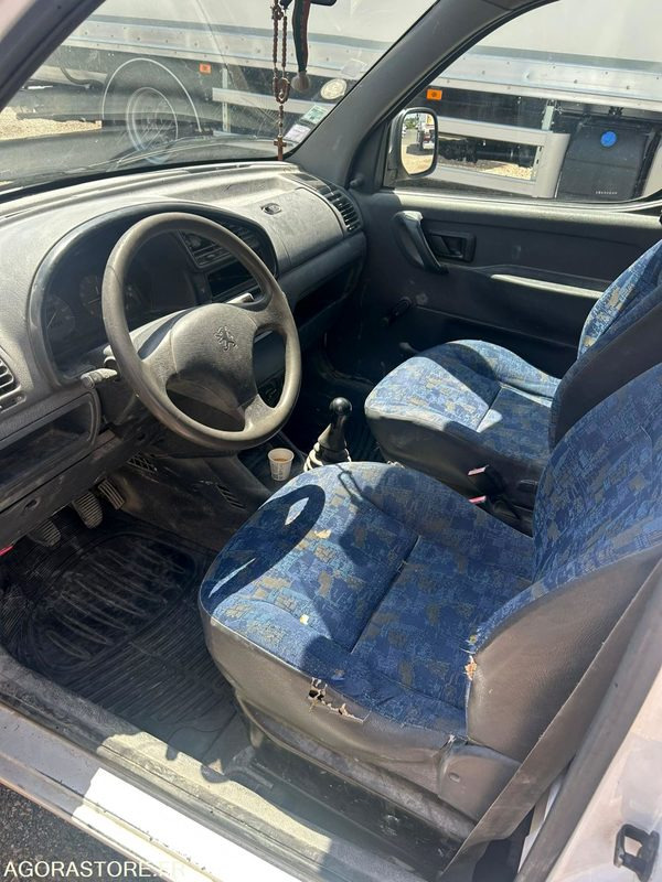 Fourgonnette PEUGEOT PARTNER 1.9D 69CV 1999 273780KMS