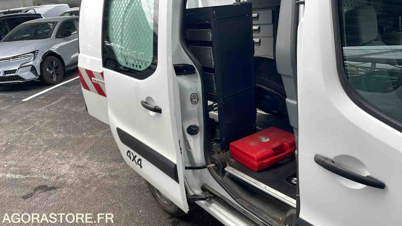 Fourgonnette PEUGEOT PARTNER DANGEL - 2016 - 194550KM - EE566FD