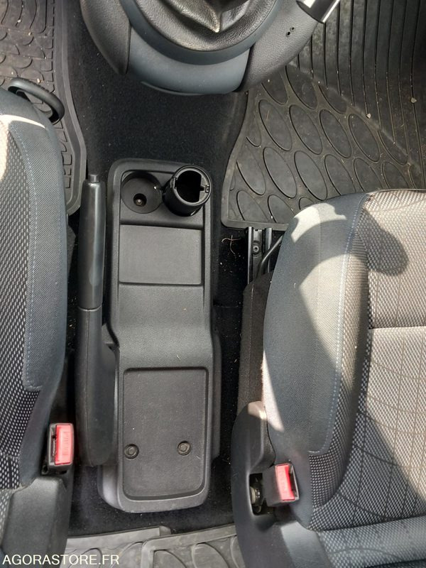 Fourgonnette Peugeot Partner BL028QY