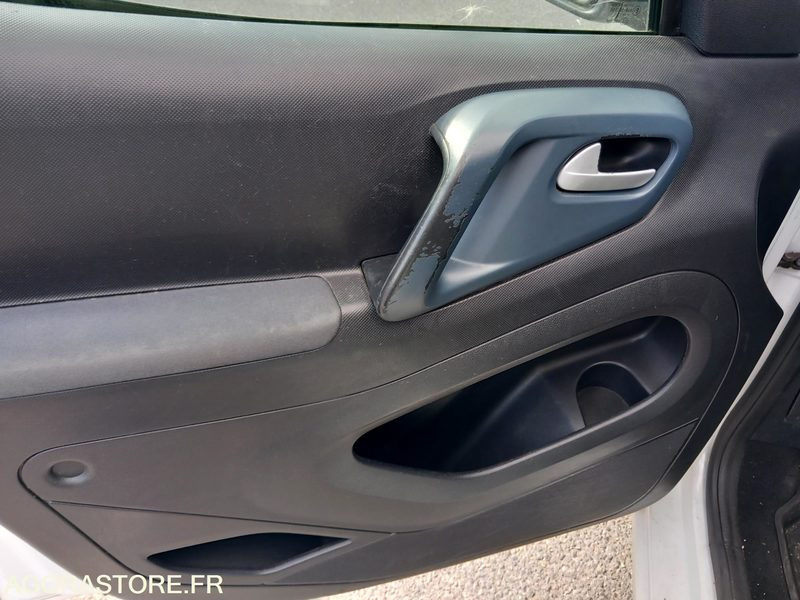 Fourgonnette Peugeot Partner BL028QY