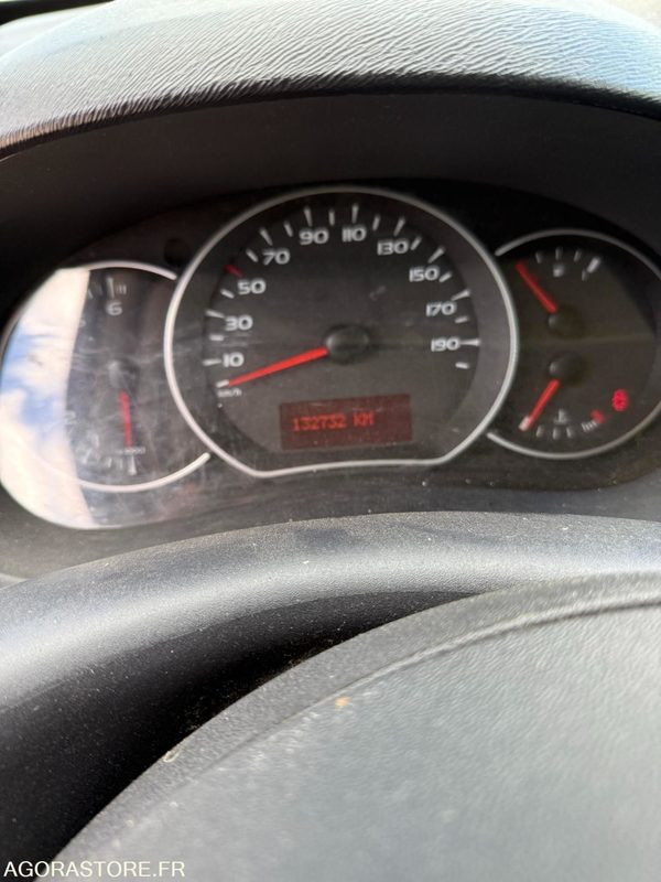 Fourgonnette RENAULT KANGOO - 2011 - 132800 KM (P1004226)