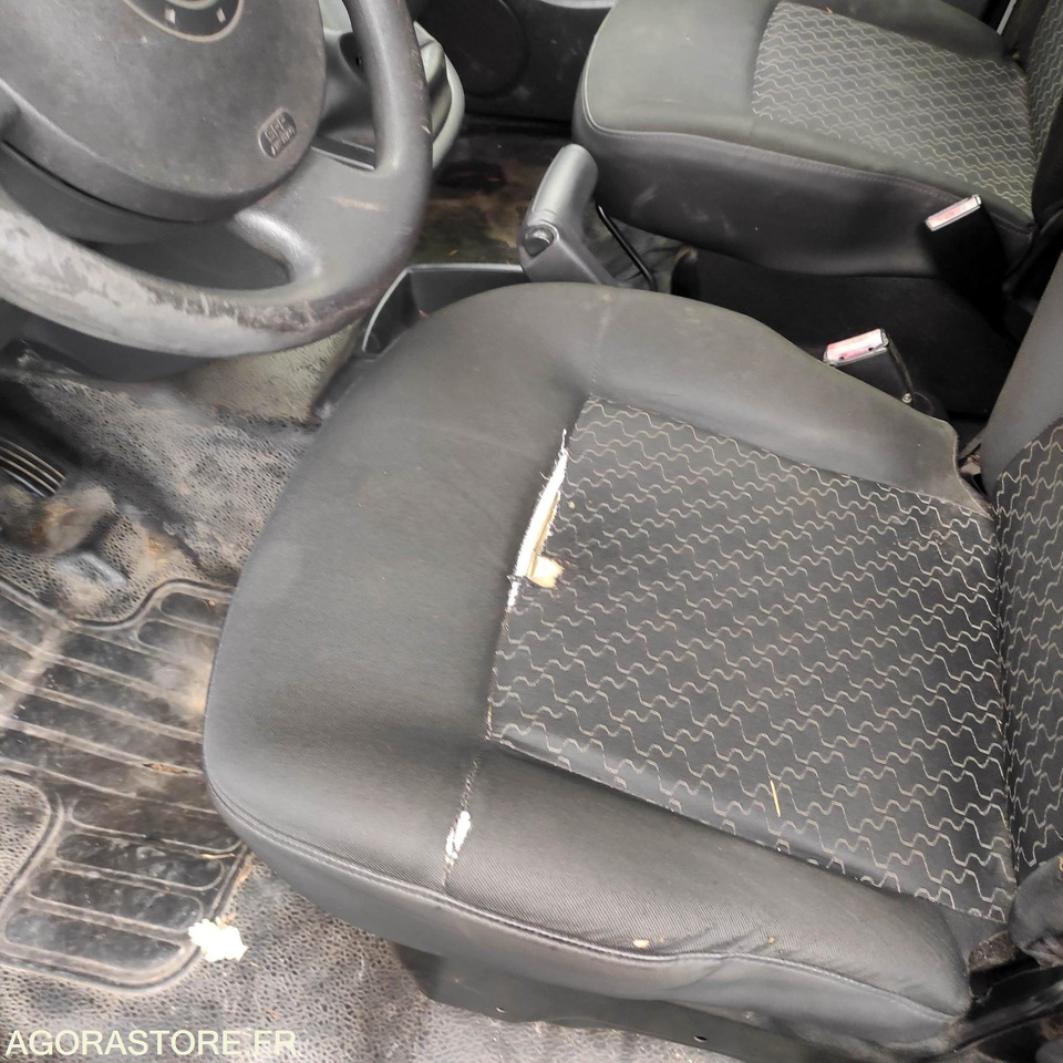 Fourgonnette RENAULT - KANGOO - 2013 / 108237 KMS (CS-129-FR)