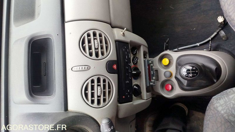 Fourgonnette Renault Kangoo - 2008 - 179708km - 66CFH31