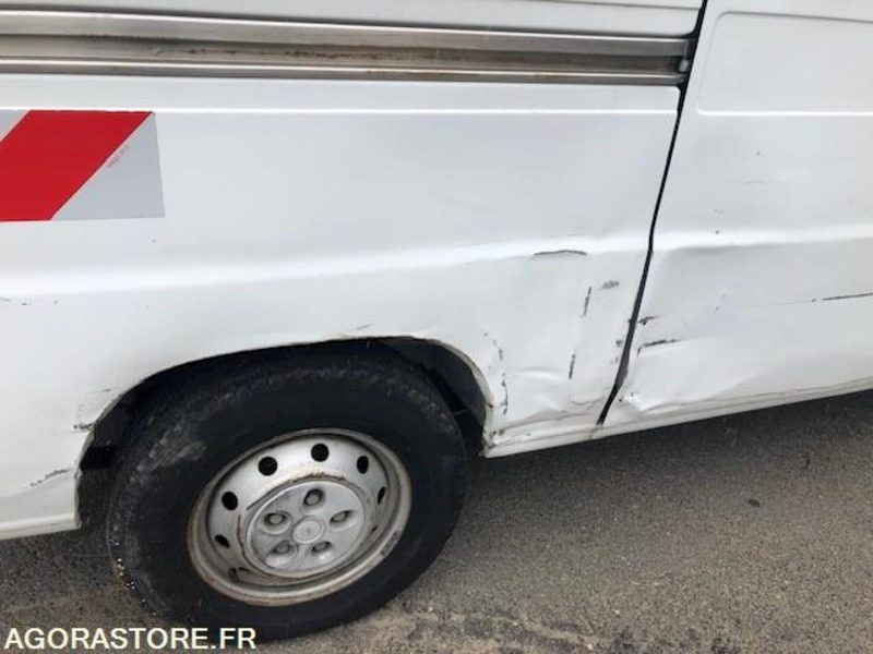 Fourgonnette Véhicule PEUGEOT BOXER 2001