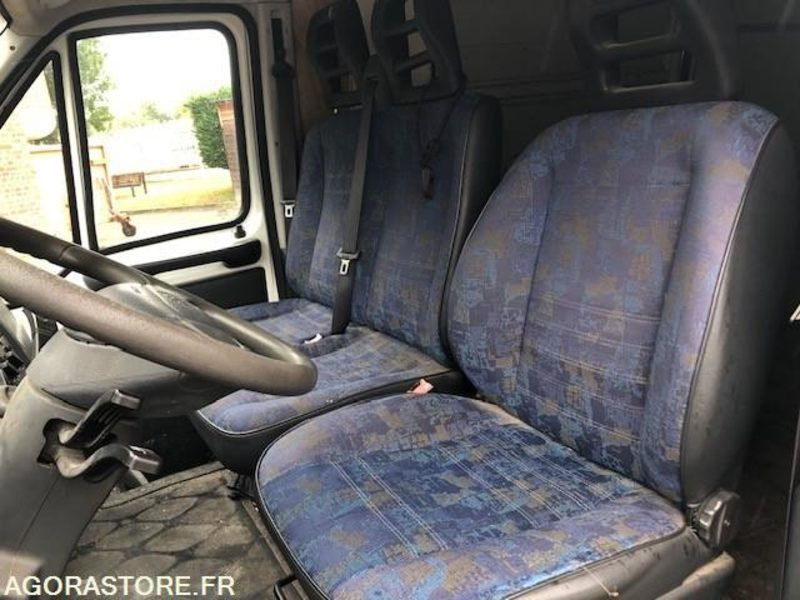 Fourgonnette Véhicule PEUGEOT BOXER 2001