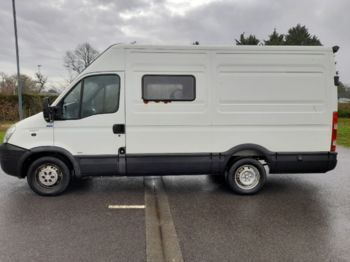Fourgon utilitaire, Utilitaire double cabine IVECO DAILY: photos 1