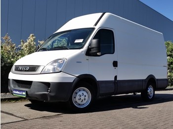 Fourgon utilitaire Iveco Daily 35S14: photos 1