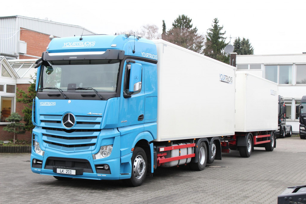 Véhicule utilitaire Mercedes-Benz Actros 2548 Koffer Retarder Schlafkab Kühlbox