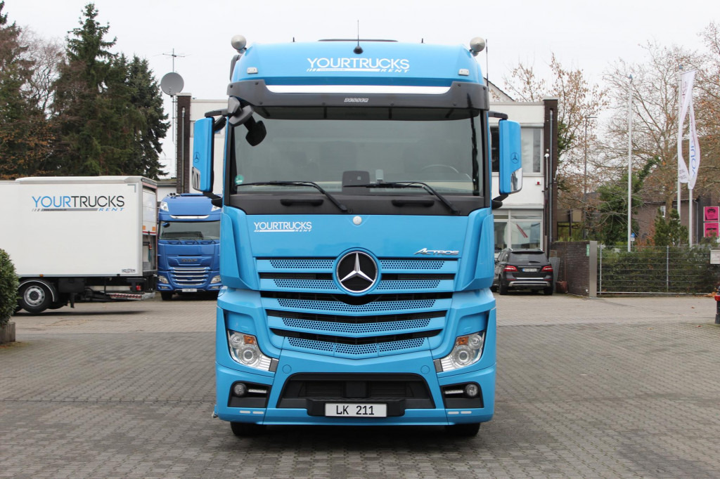 Véhicule utilitaire Mercedes-Benz Actros 2548 Koffer Retarder Schlafkab Kühlbox