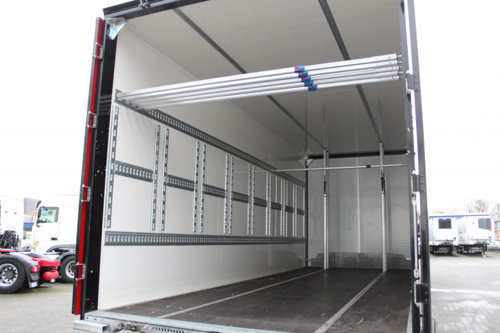 Véhicule utilitaire Mercedes-Benz Atego 1530 Koffer DS Schlafkab Durchladen 99Tkm!