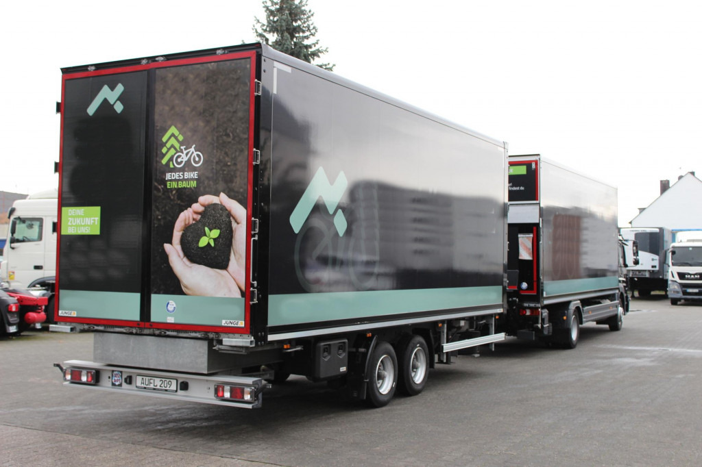 Véhicule utilitaire Mercedes-Benz Atego 1530 Koffer DS Schlafkab Durchladen 99Tkm!