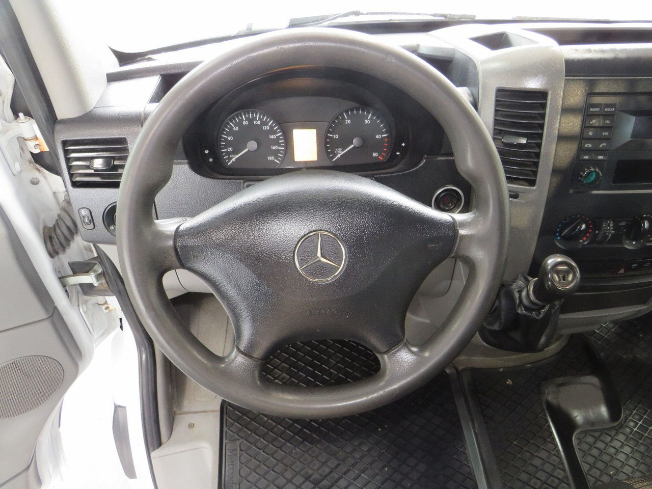 Utilitaire plateau Mercedes-Benz Sprinter 316 CDI Flatbed: photos 8