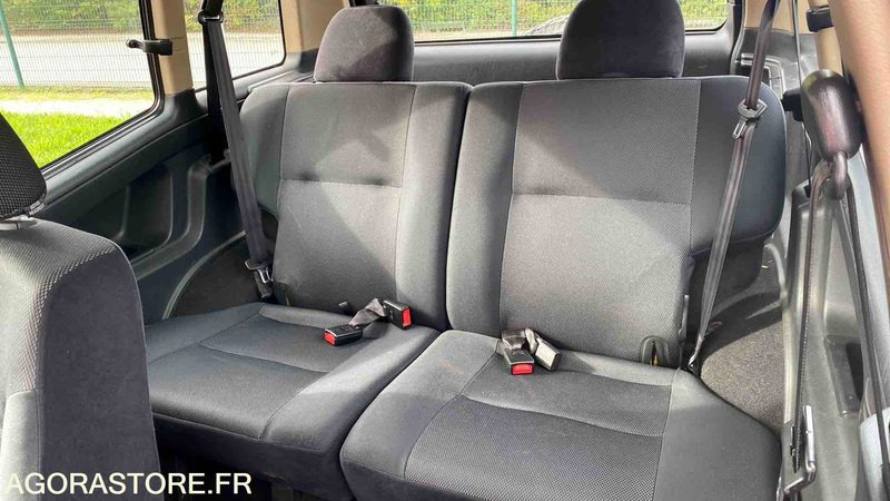 Véhicule utilitaire Nissan Terrano II 2,7TD	- 26/05/2004