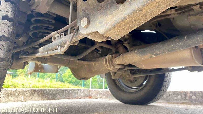 Véhicule utilitaire Nissan Terrano II 2,7TD	- 26/05/2004
