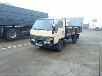 Utilitaire plateau TOYOTA flatbed truck < 3.5t: photos 1