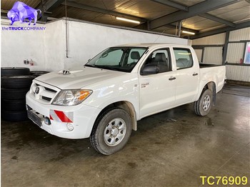 Véhicule utilitaire Toyota Hilux D4D 2.0 DIESEL 4x4: photos 1