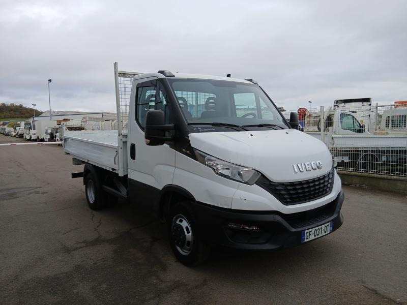 Utilitaire benne Iveco 35.140