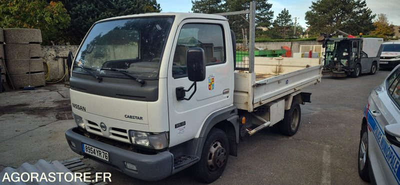 Utilitaire benne Nissan Cabstar