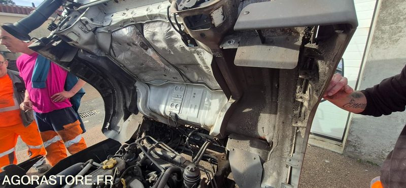 Utilitaire benne Nissan Cabstar