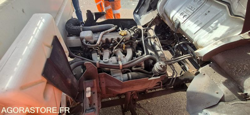 Utilitaire benne Nissan Cabstar