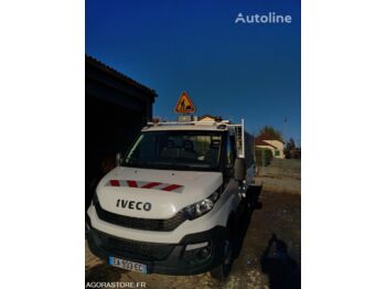 Utilitaire plateau IVECO 35C13
