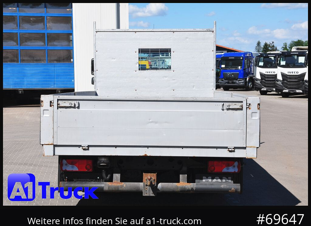 Utilitaire plateau MAN TGL 8,220, Pritsche offen, L6400mm,  AHK,