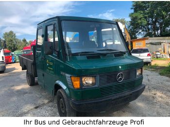 Utilitaire plateau Mercedes-Benz 308D Doka