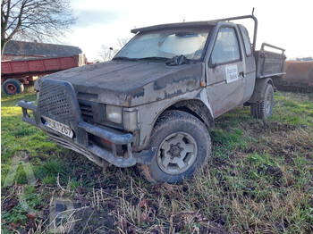 Utilitaire plateau Nissan Pickup
