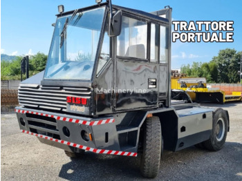 Sisu TT160 - Tracteur portuaire: photos 1