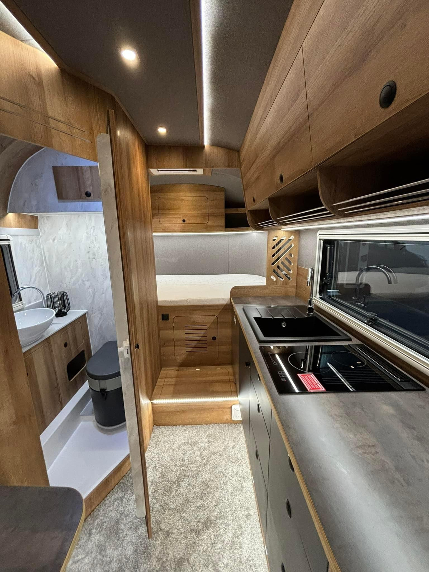 SHINE - American Food Truck - Annonce de vente undefined: photos 43