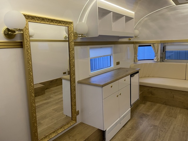 SHINE - American Food Truck - Annonce de vente undefined: photos 37