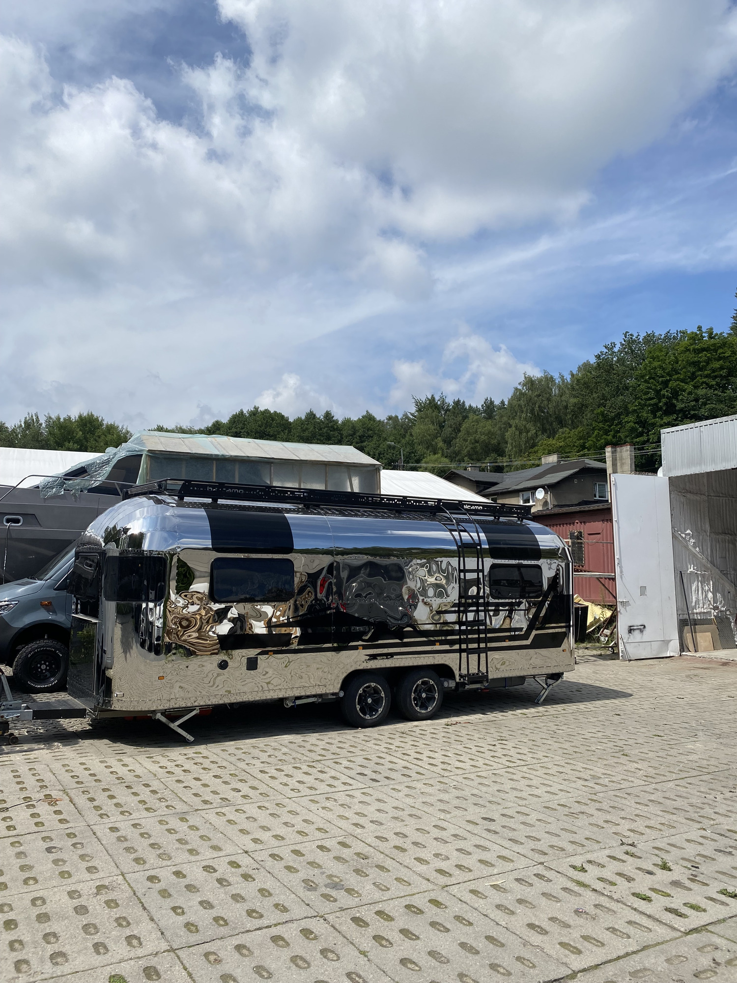 SHINE - American Food Truck - Annonce de vente undefined: photos 35