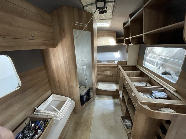 SHINE - American Food Truck - Annonce de vente undefined: photos 13