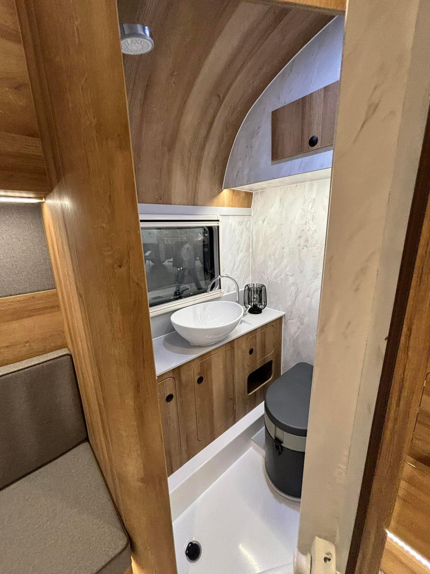 SHINE - American Food Truck - Annonce de vente undefined: photos 25