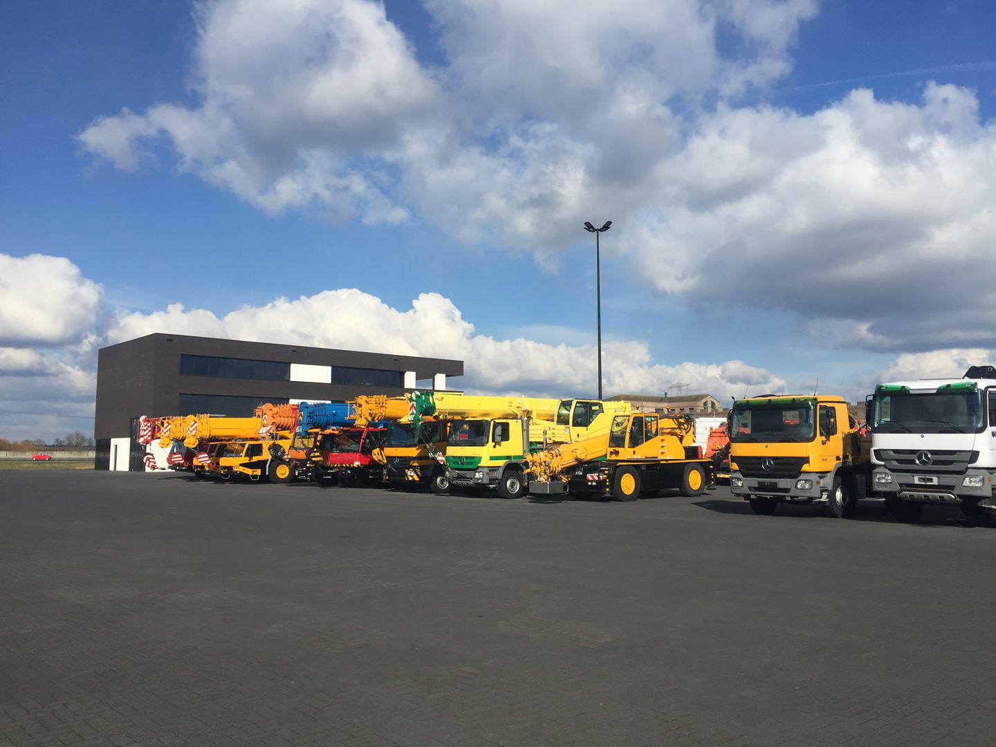 Geurts Trucks B.V. undefined: photos 5