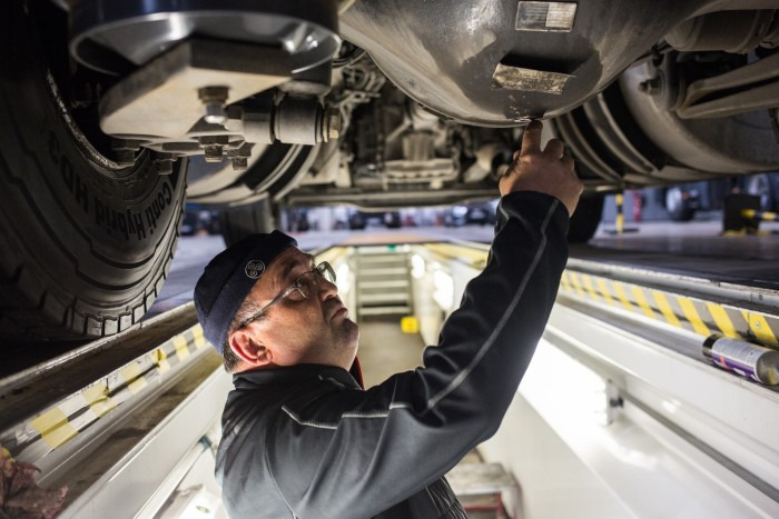 Renault Trucks France - Camions RENAULT - Année: 2015 undefined: photos 9