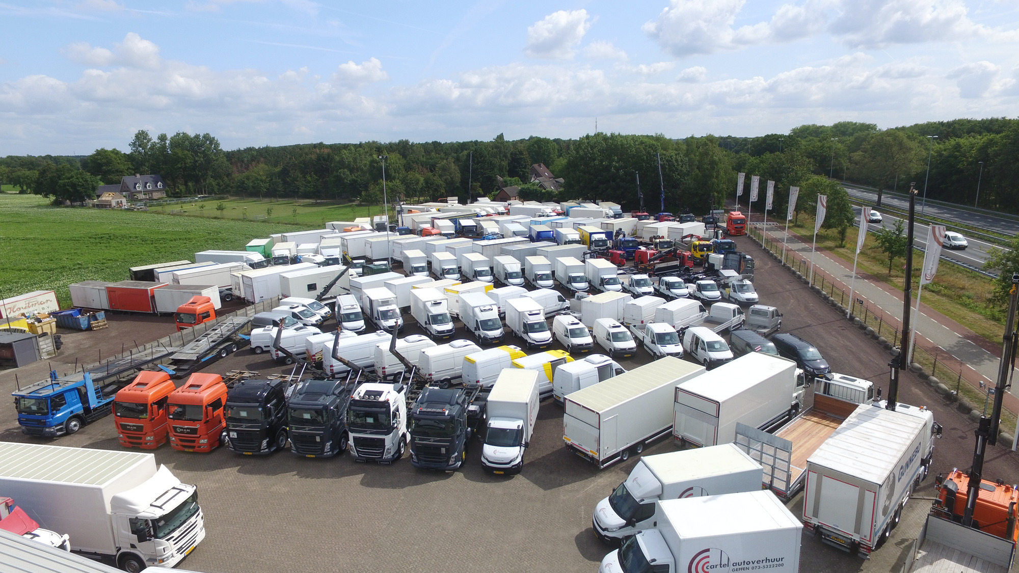 COPPENS TRUCKS BV - Véhicules utilitaires - Les Pays-Bas undefined: photos 2